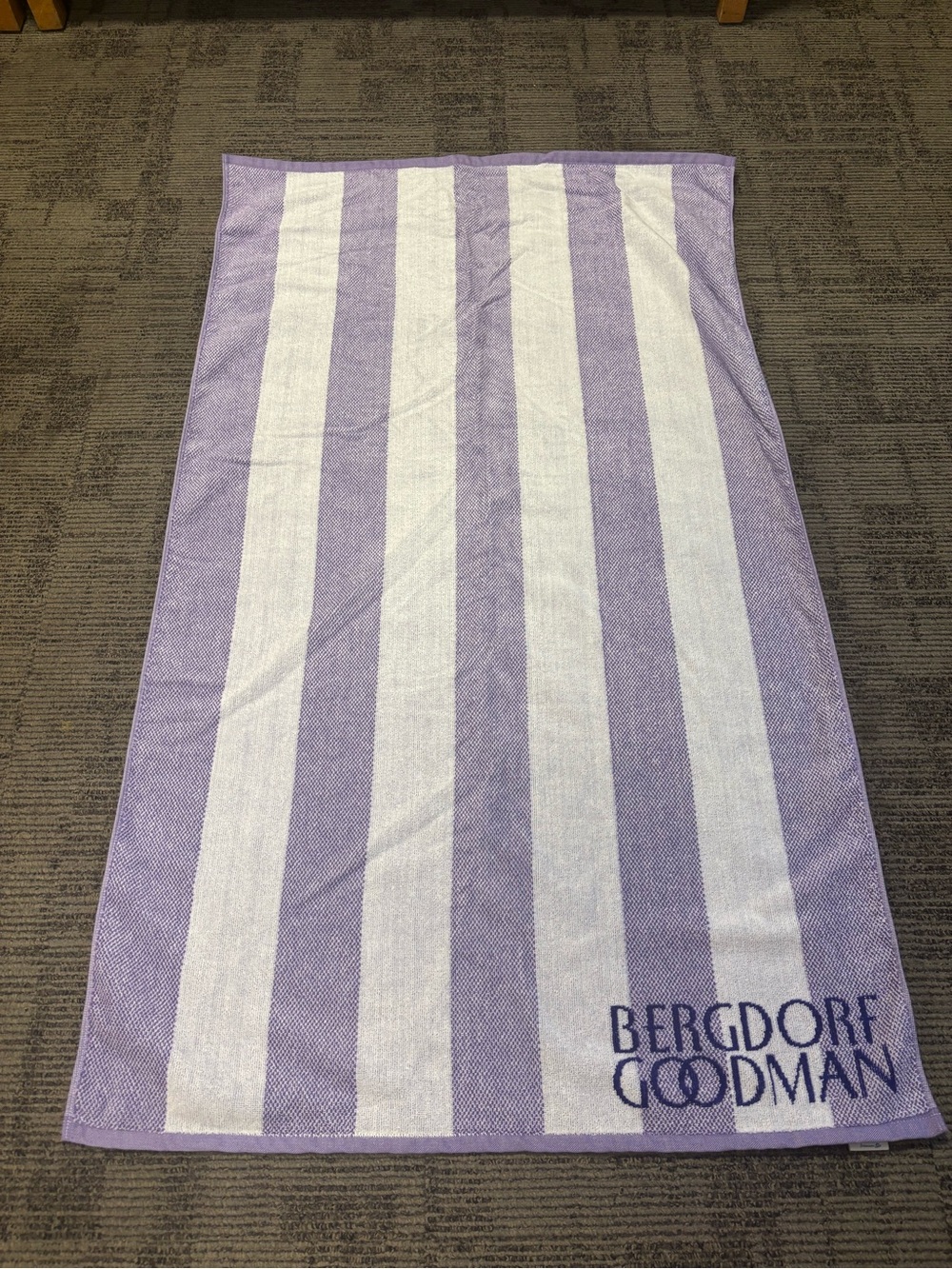 BERGDORF GOODMAN Lavender & White Striped Bath Towel